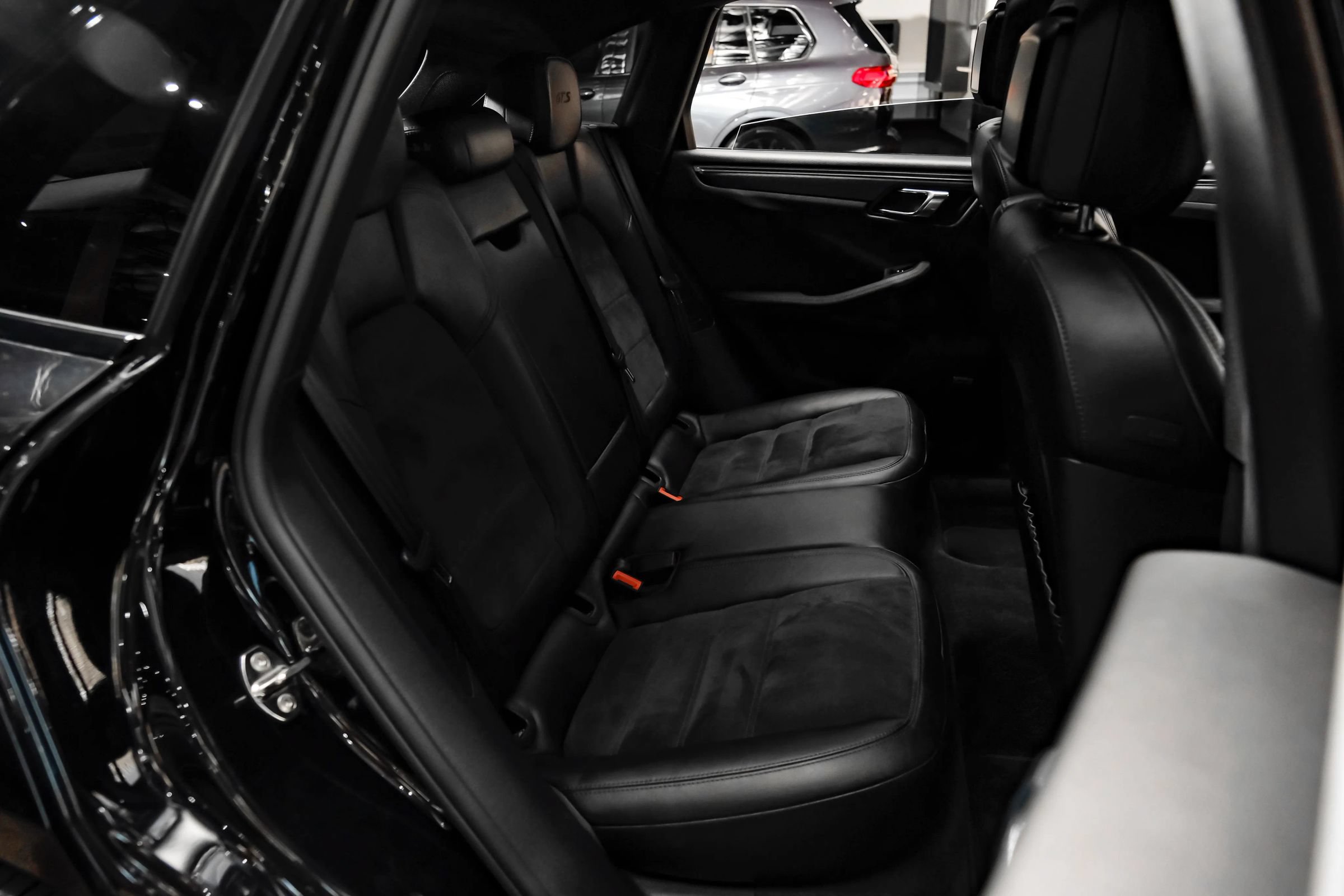 Used 2017 Porsche Macan GTS AWD/4WD image 45