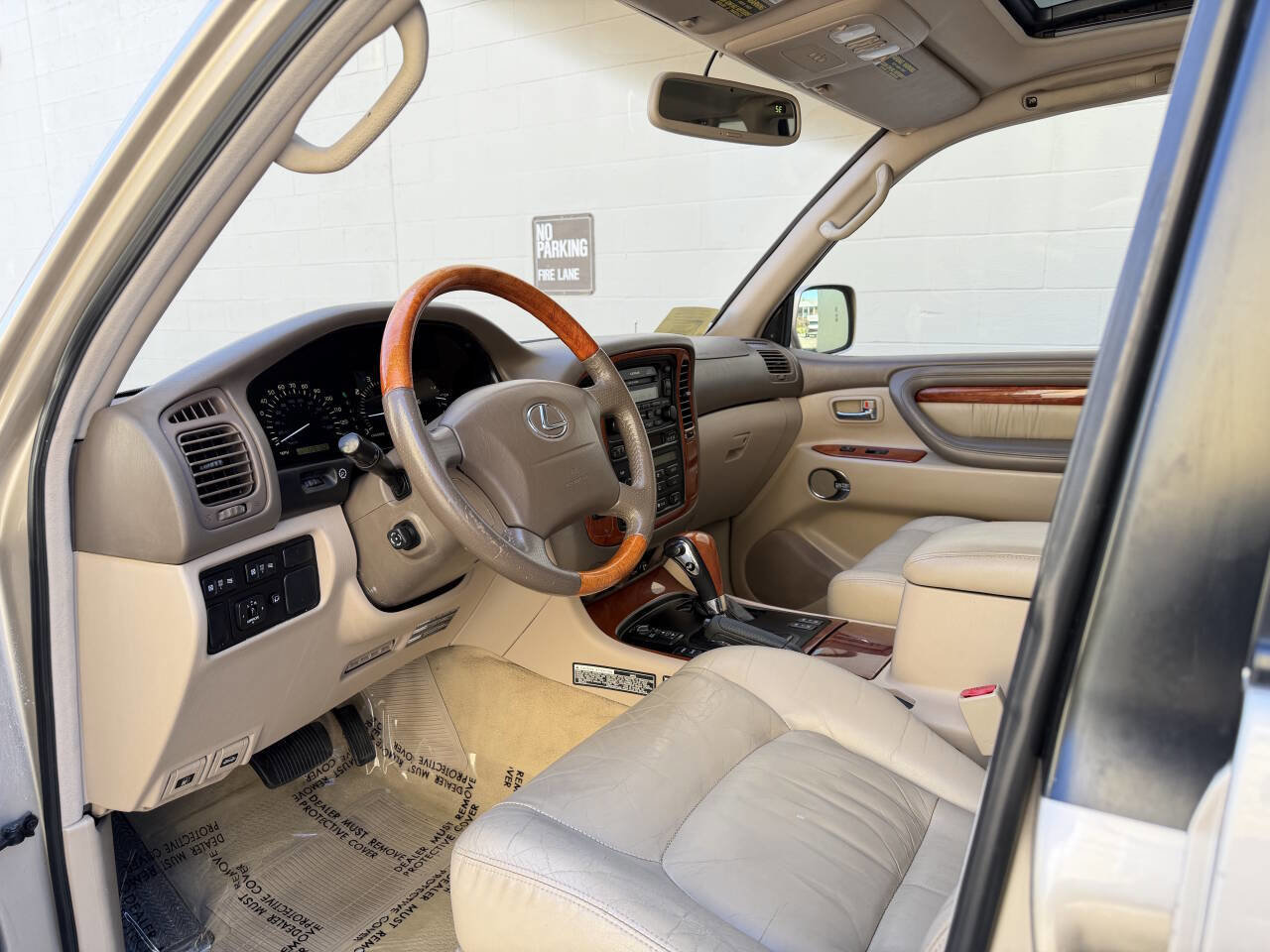 Used 2001 Lexus LX 470 4WD image 12