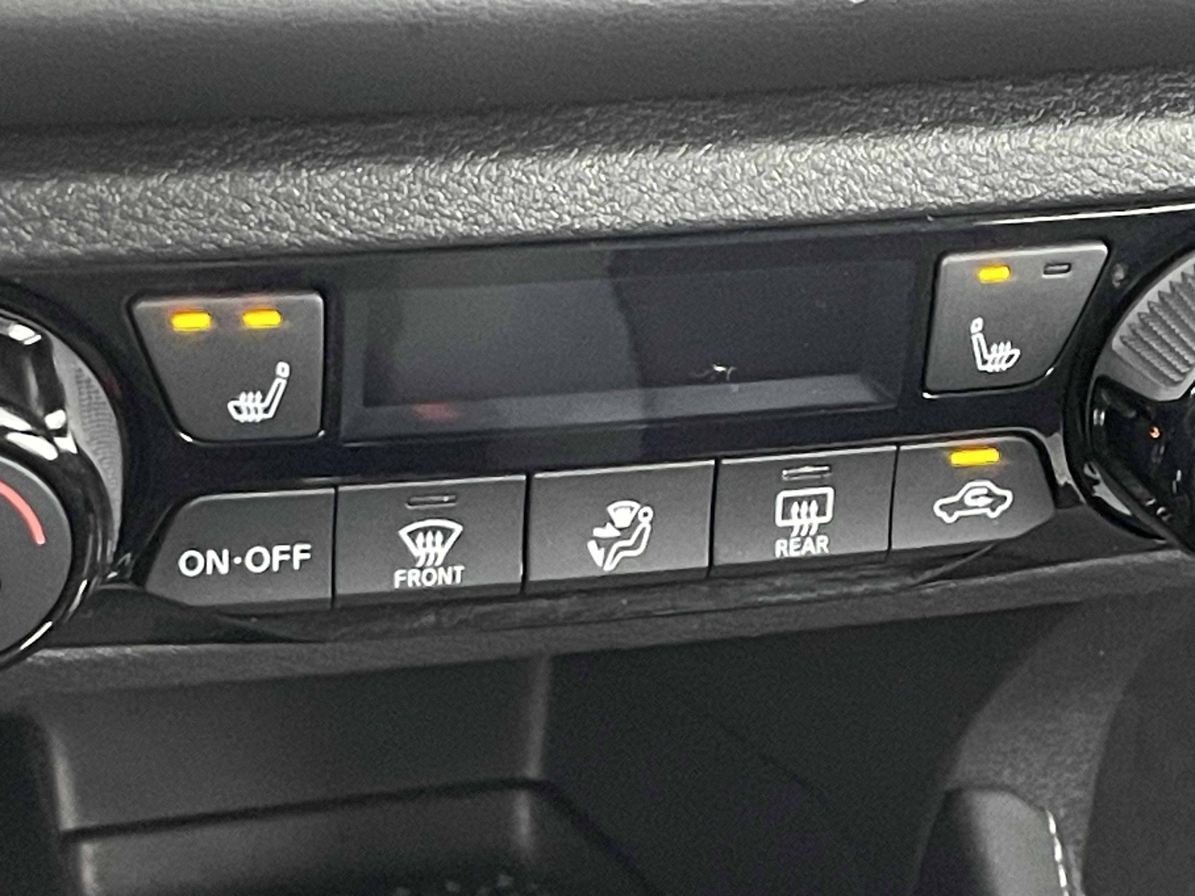 Used 2023 Nissan Kicks SR w/ SR Premium Package image 27