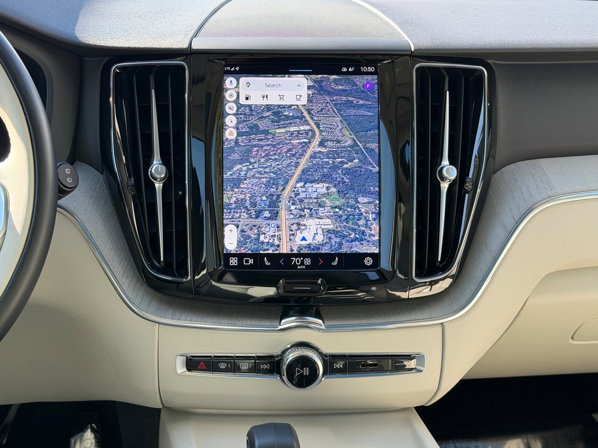 Certified 2024 Volvo XC60 B5 Plus image 15