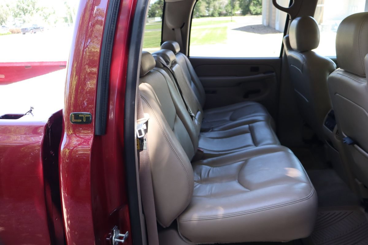 Used 2006 Chevrolet Silverado 2500 LT w/ Onstar Plus Package AWD/4WD image 20