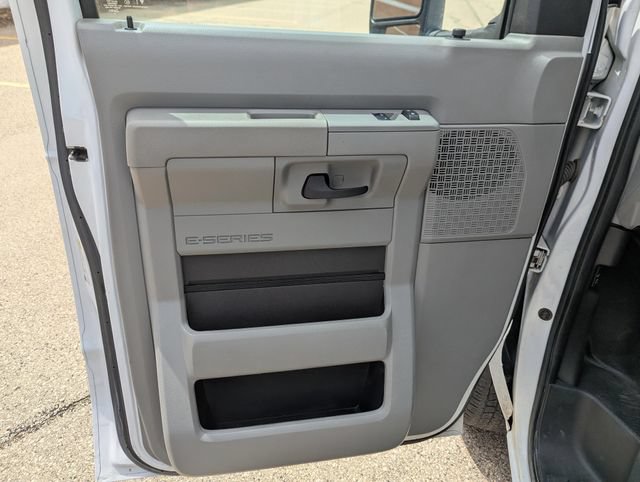 Used 2023 Ford E-450 and Econoline 450 Super Duty RWD image 11