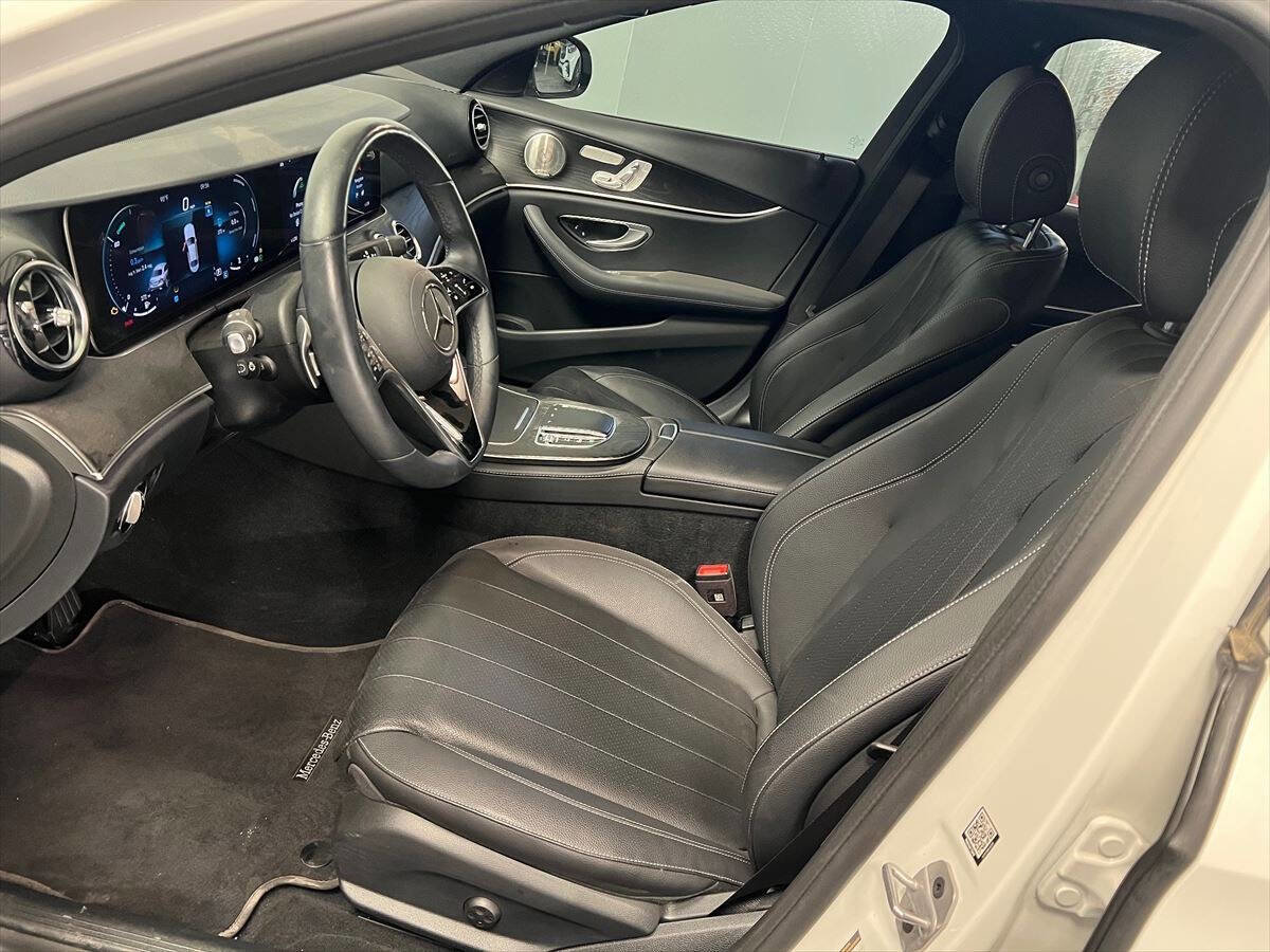 Used 2023 Mercedes-Benz E 350 4MATIC Sedan image 8