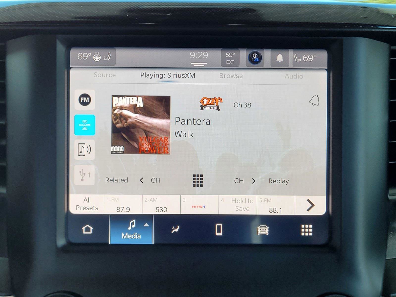 Used 2022 RAM 3500 Laramie w/ Night Edition image 26