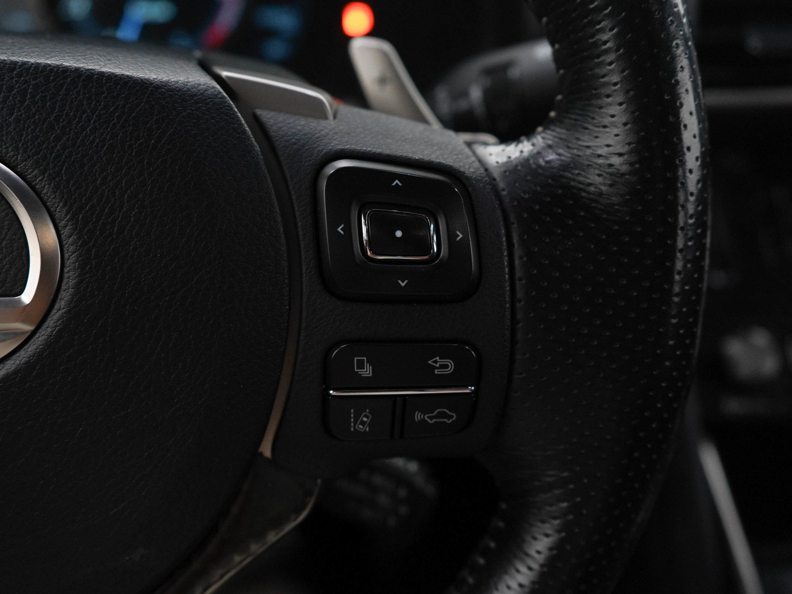 Used 2018 Lexus IS 300 AWD image 22