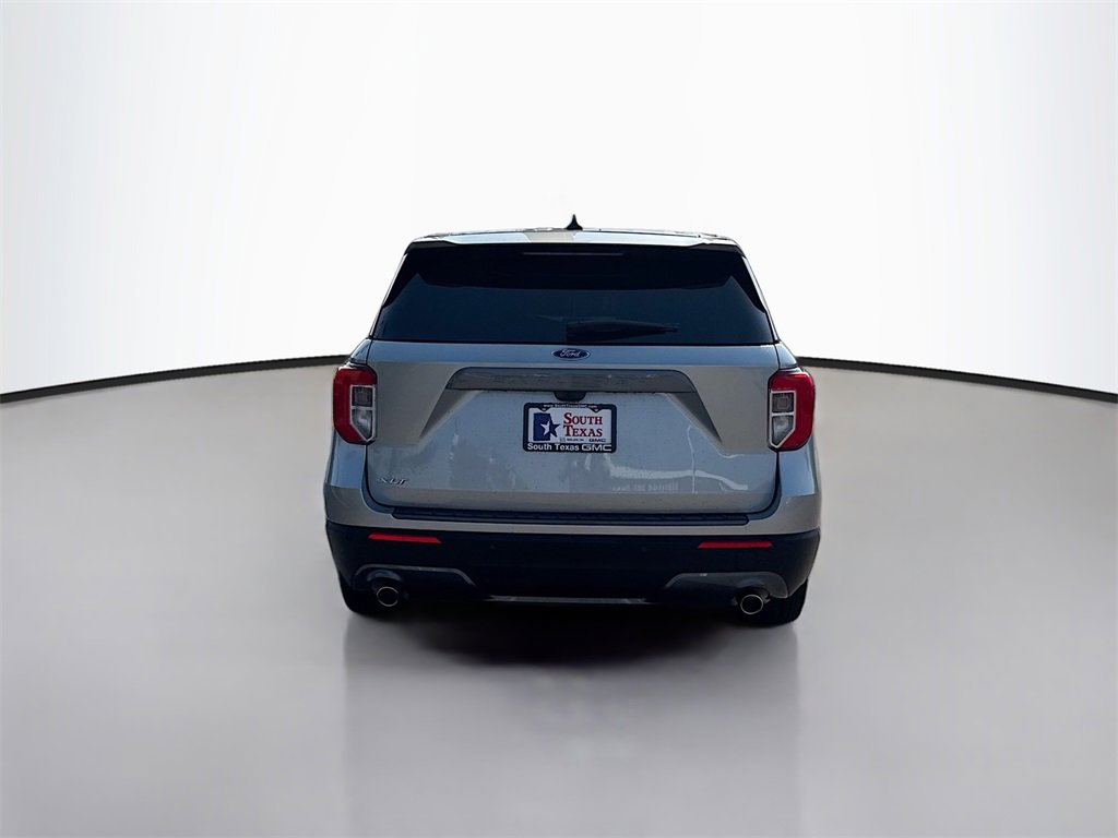 Used 2024 Ford Explorer XLT w/ Equipment Group 202A image 6