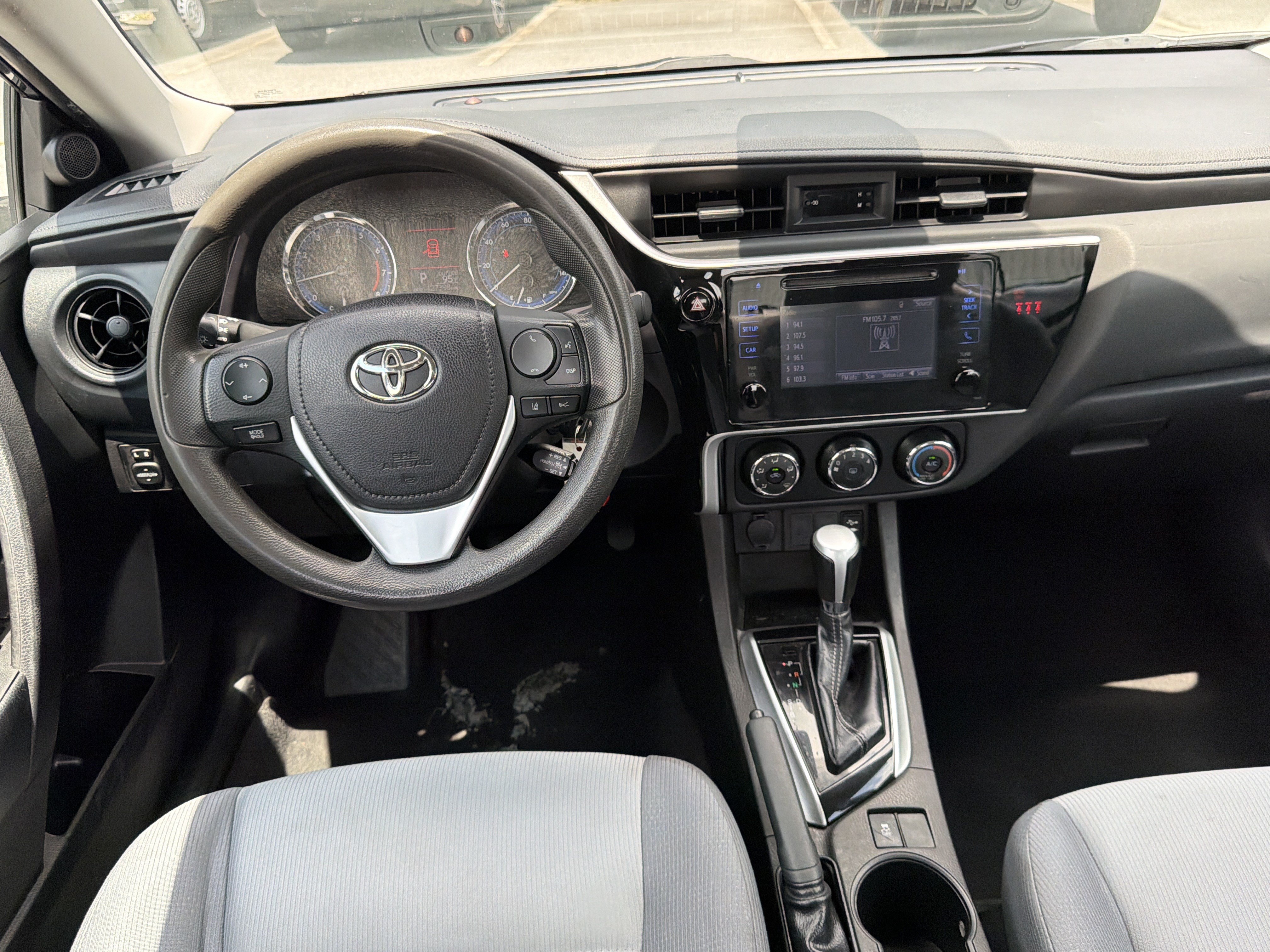 Used 2018 Toyota Corolla L FWD image 27