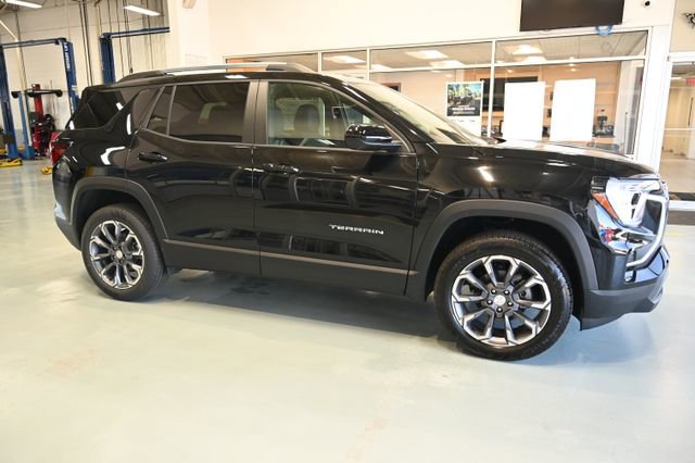 New 2026 GMC Terrain Elevation w/ Elevation Premium Package AWD/4WD image 4