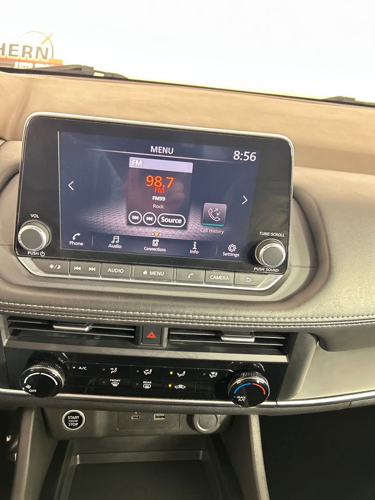 Used 2023 Nissan Rogue S image 13