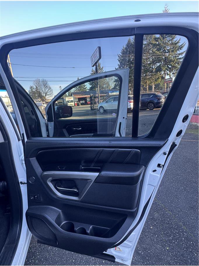 Used 2015 Nissan Armada Platinum image 33