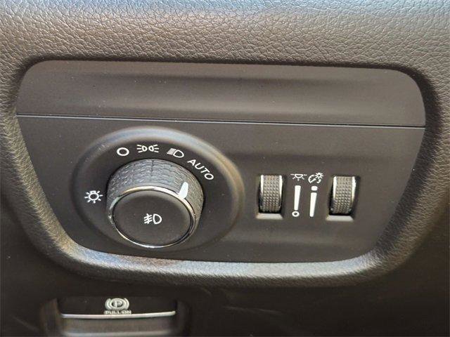 Used 2023 Jeep Grand Cherokee L Summit w/ Advanced Protech Group IV image 25