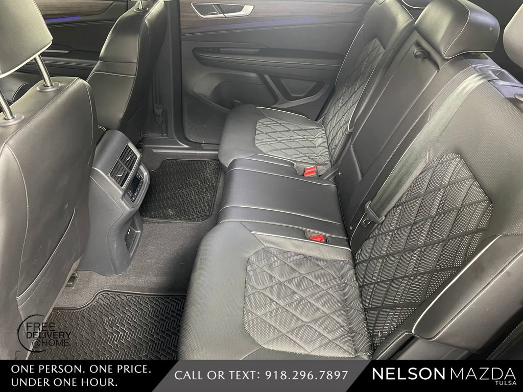 Used 2024 Volkswagen Atlas SEL Premium R-Line image 35