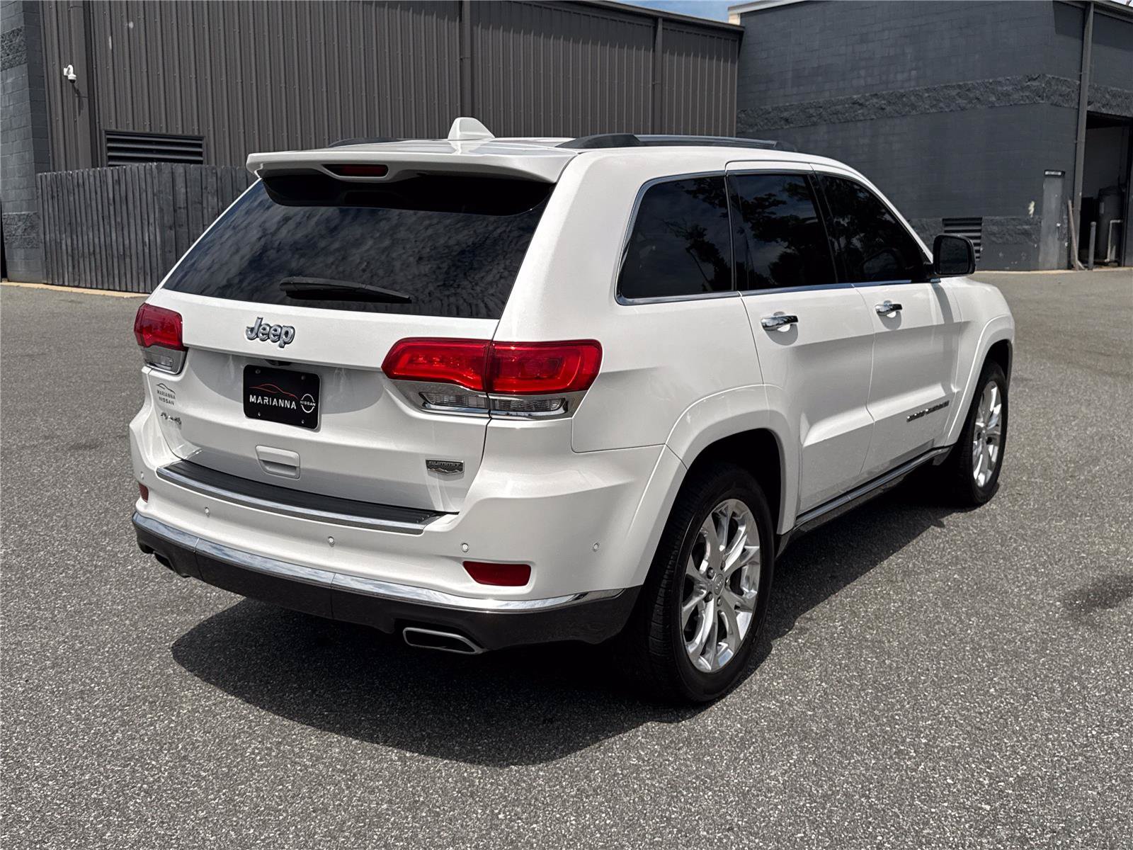 Used 2021 Jeep Grand Cherokee Summit AWD/4WD image 4