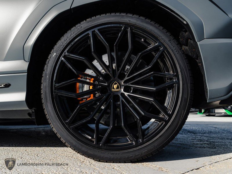Used 2025 Lamborghini Urus SE image 34
