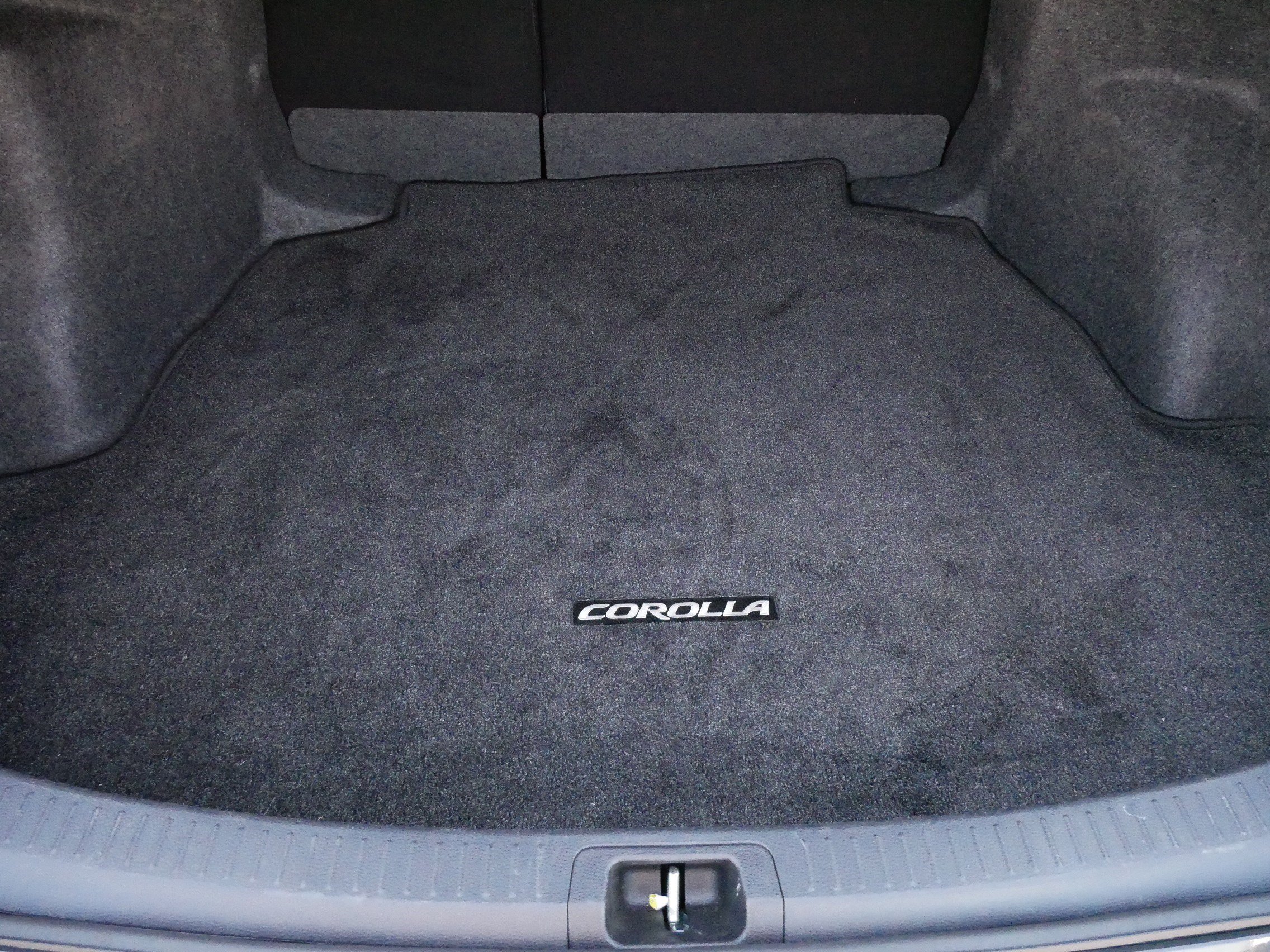 Certified 2025 Toyota Corolla SE FWD image 18