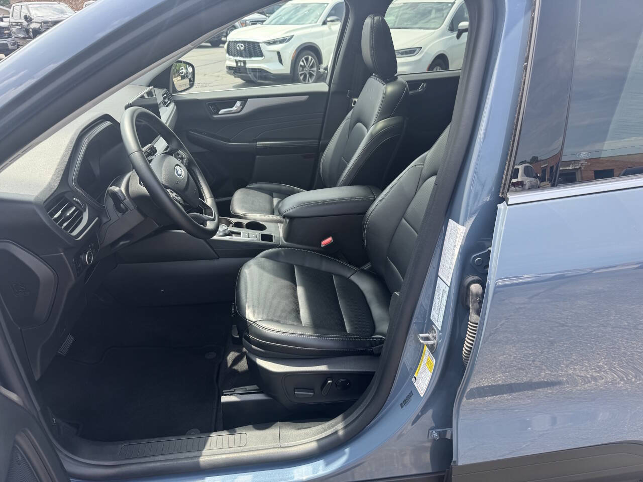 Used 2025 Ford Escape Platinum AWD/4WD image 8