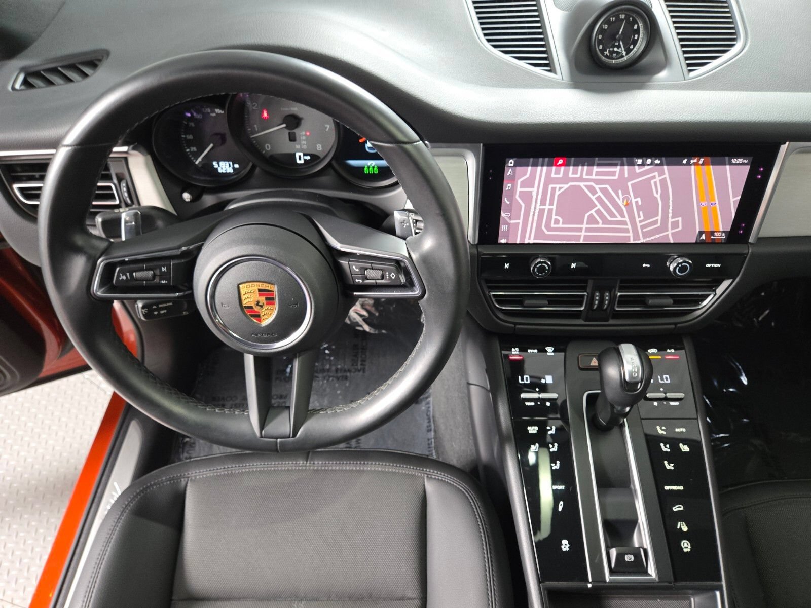 Used 2022 Porsche Macan S AWD/4WD image 12