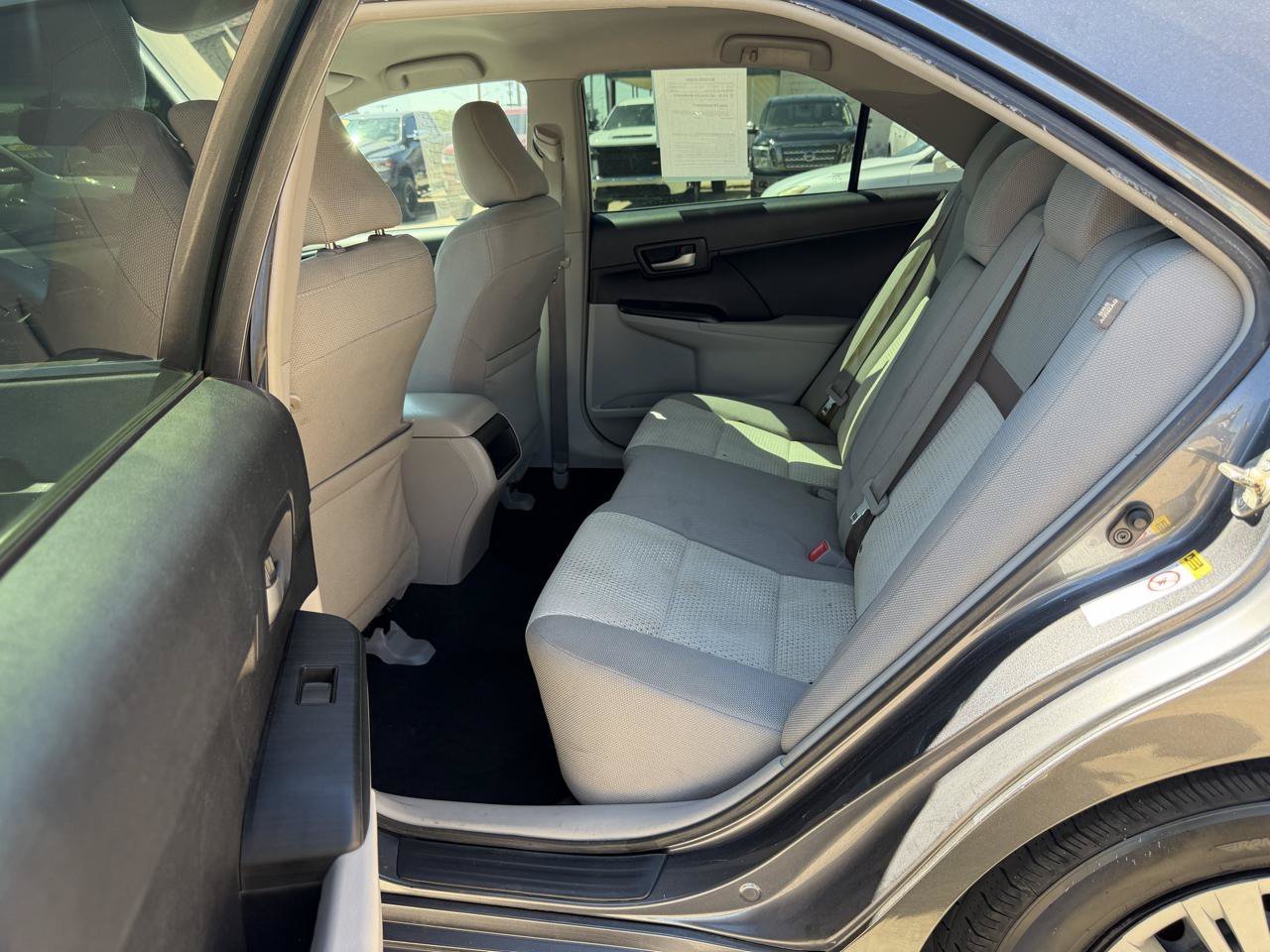 Used 2014 Toyota Camry LE FWD image 25