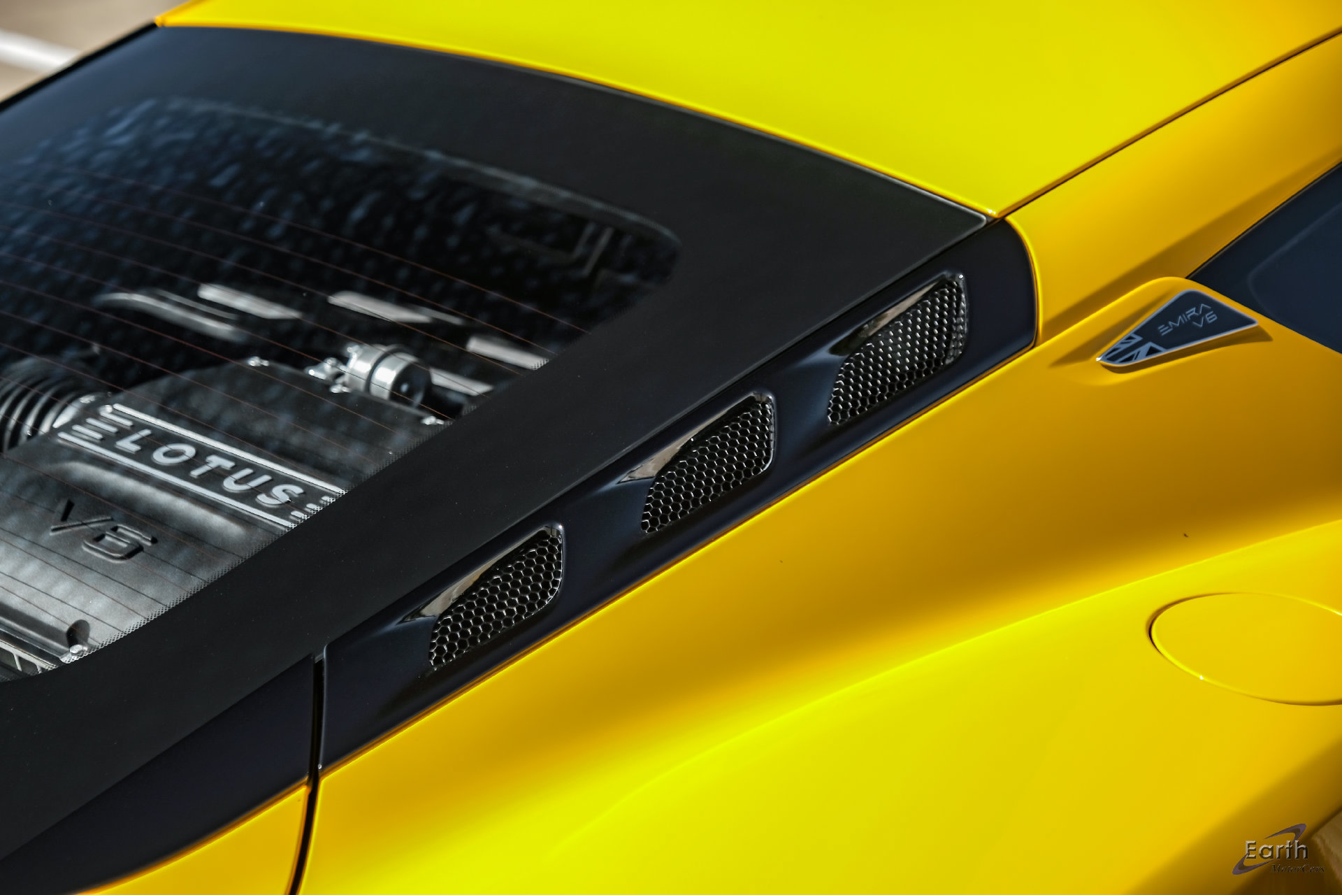 Used 2025 Lotus Emira RWD image 20