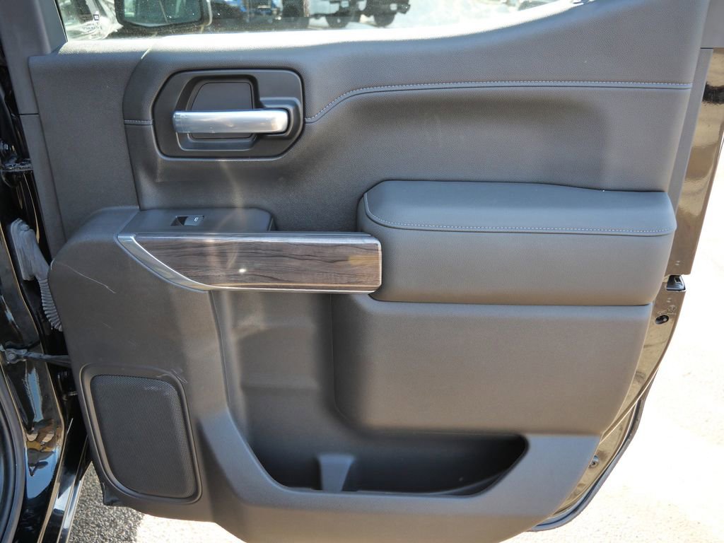 Used 2020 Chevrolet Silverado 1500 LTZ w/ LTZ Premium Package image 17