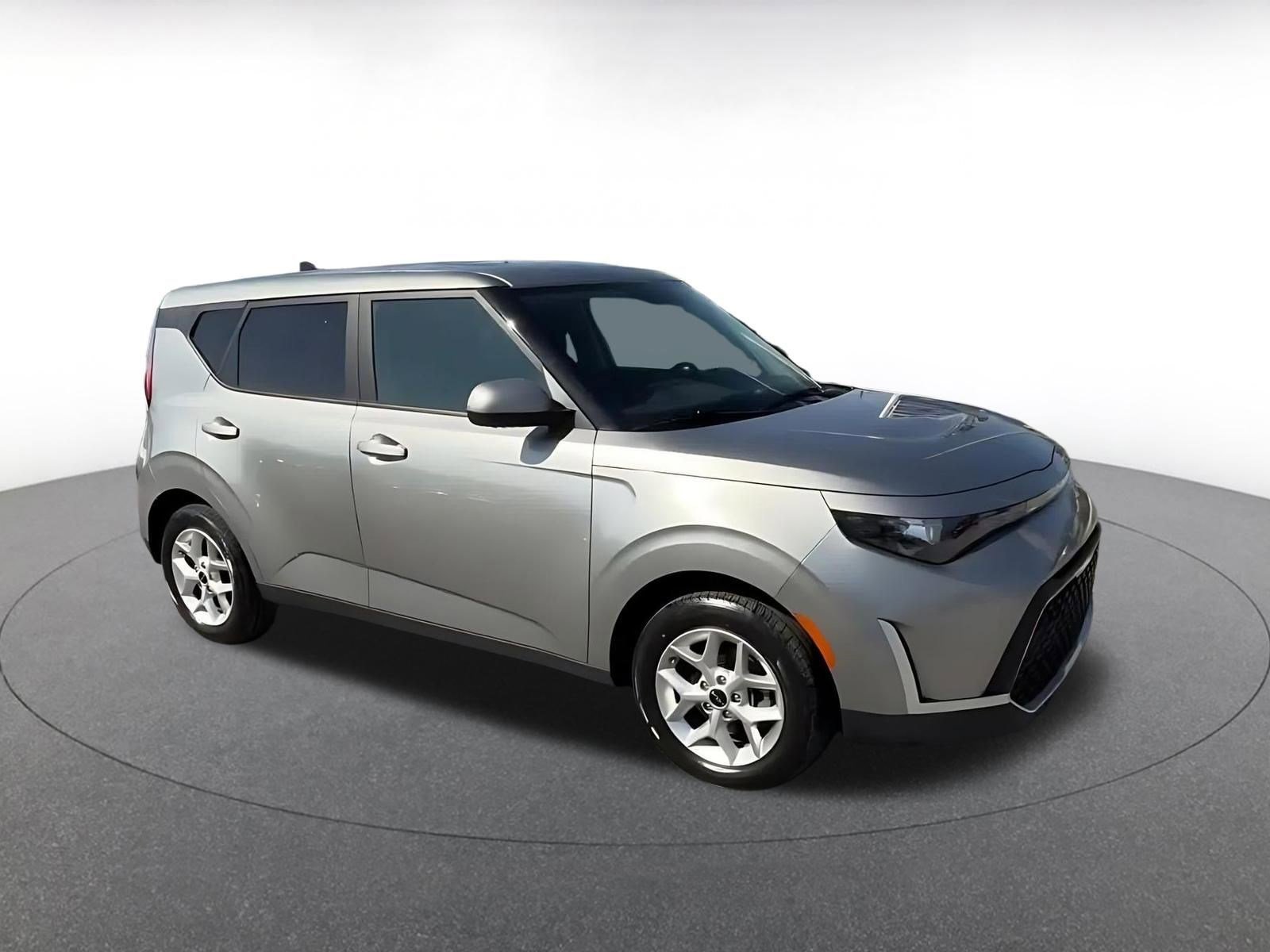 Used 2025 Kia Soul LX w/ LX Technology Package image 1