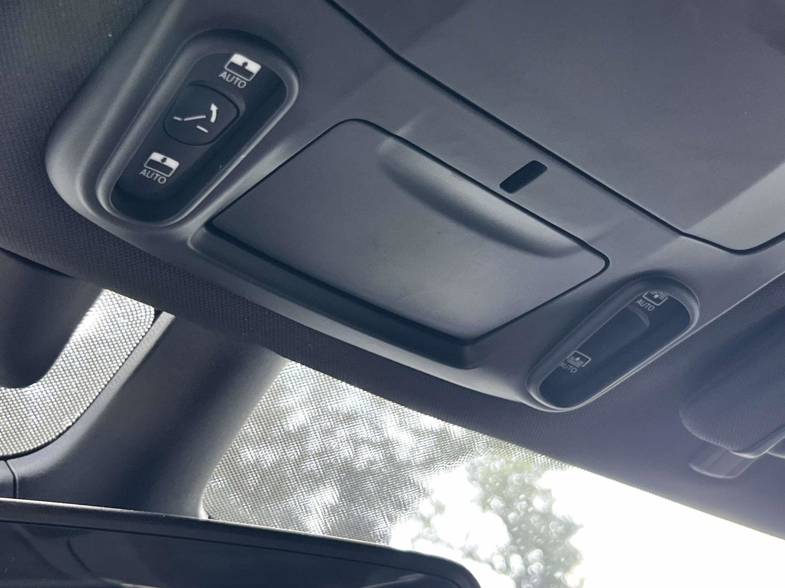 Used 2022 Chrysler Pacifica Limited w/ S Appearance Package image 11