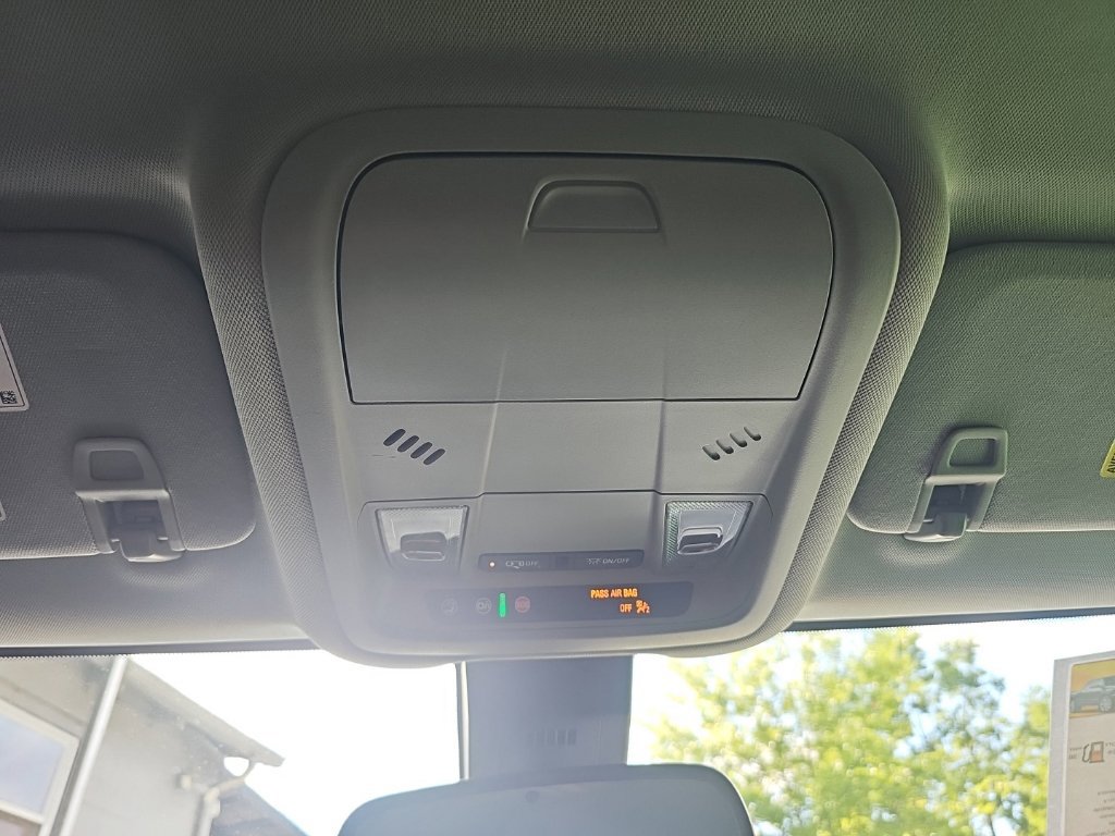 Used 2020 GMC Terrain SLE FWD image 17