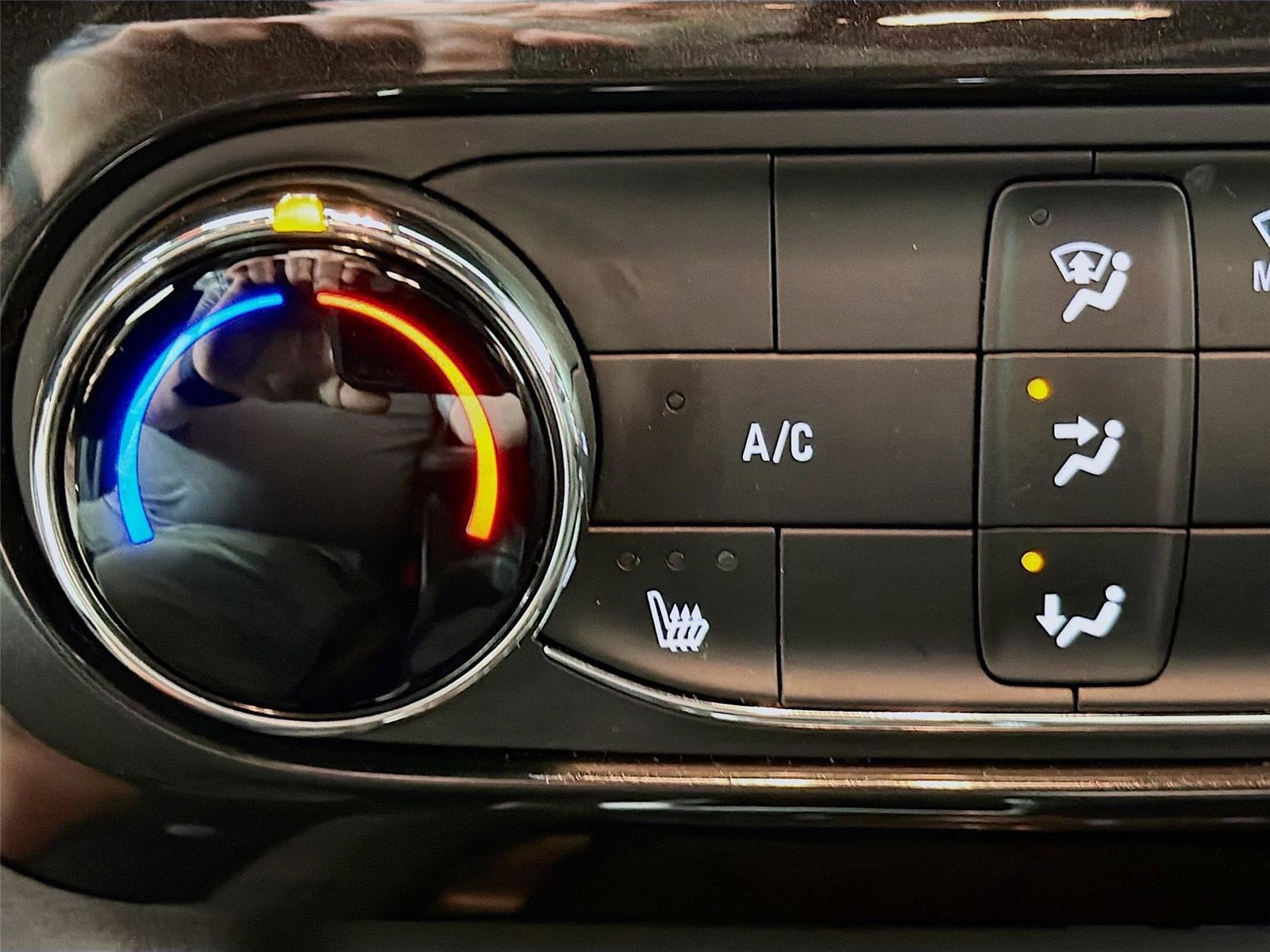 Used 2025 Chevrolet TrailBlazer RS w/ Driver Confidence Package AWD/4WD image 20