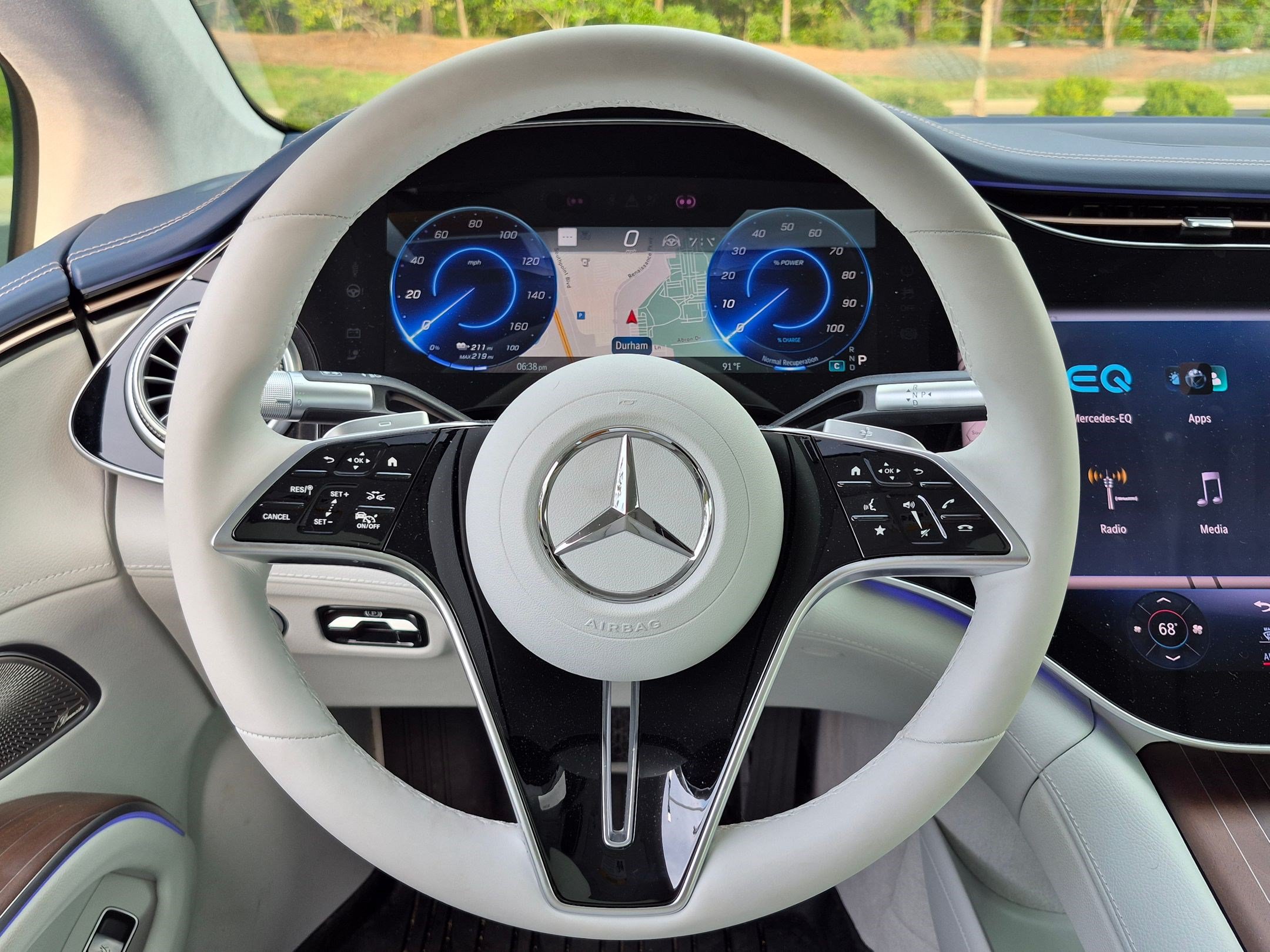 Used 2022 Mercedes-Benz EQS 580 4MATIC Sedan image 14