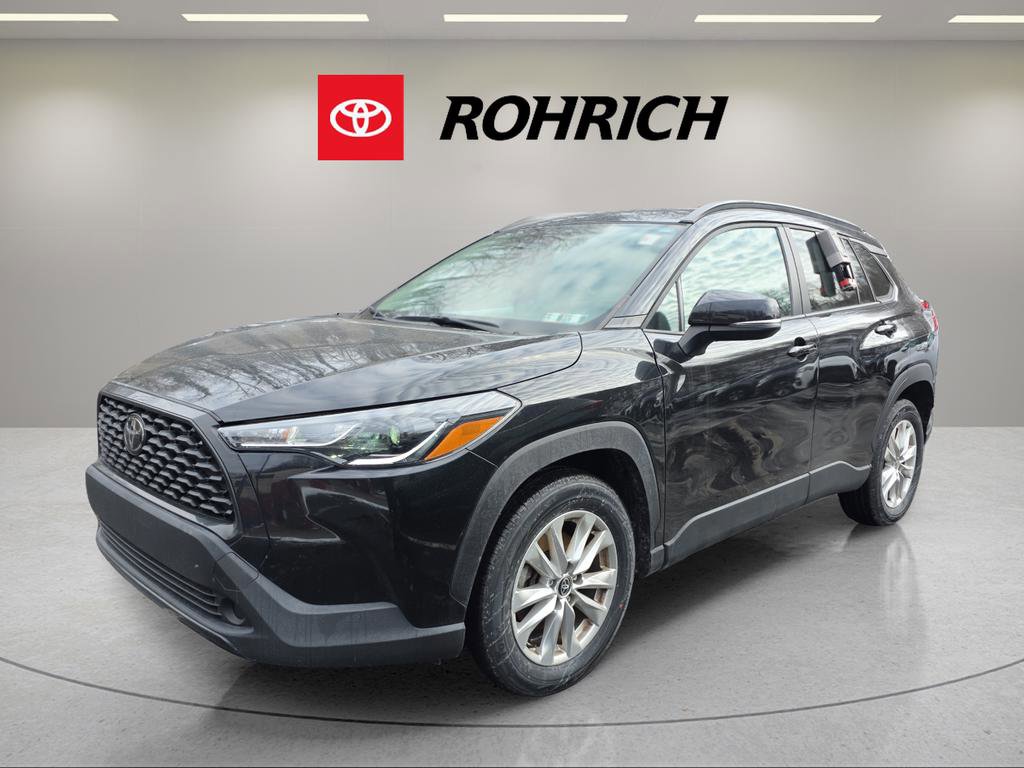 Used 2023 Toyota Corolla Cross LE image 1