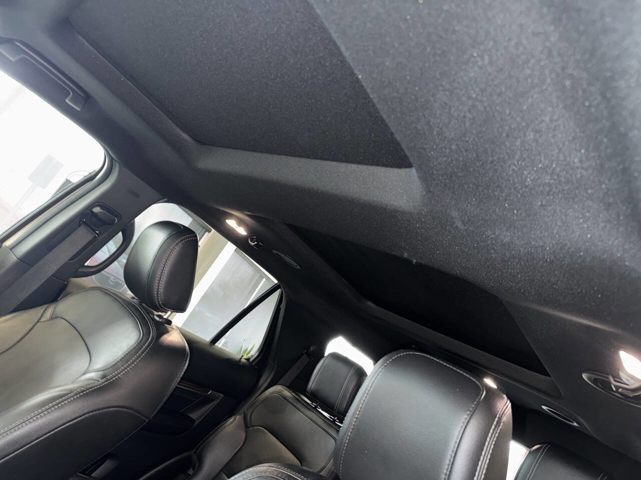 Used 2018 Ford Explorer Limited image 24