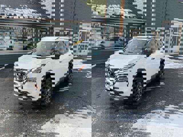 Used 2022 Nissan Rogue S image 3