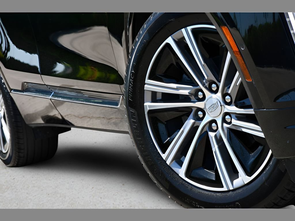 Certified 2024 Cadillac Lyriq Luxury AWD/4WD image 11