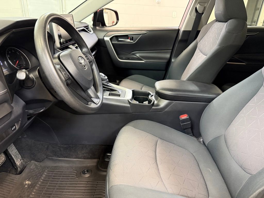 Used 2019 Toyota RAV4 XLE w/ Convenience Package image 15