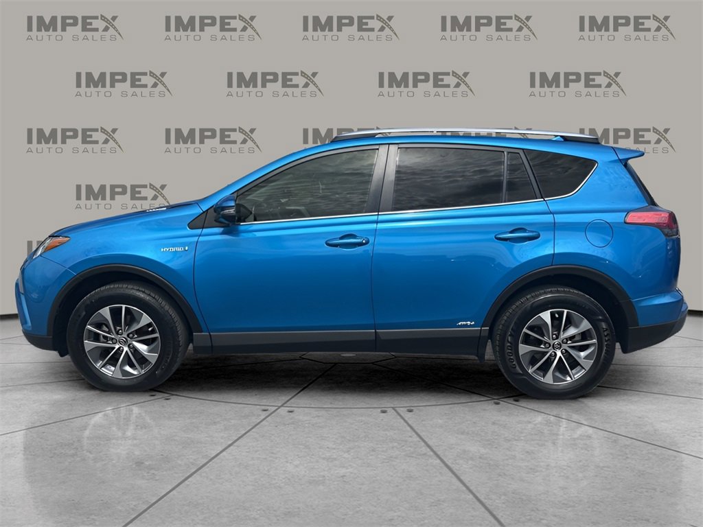 Used 2018 Toyota RAV4 XLE image 2