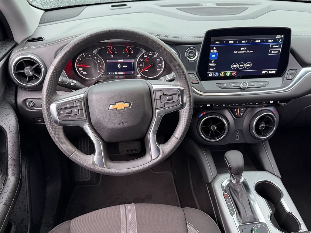 Certified 2025 Chevrolet Blazer LT FWD image 13