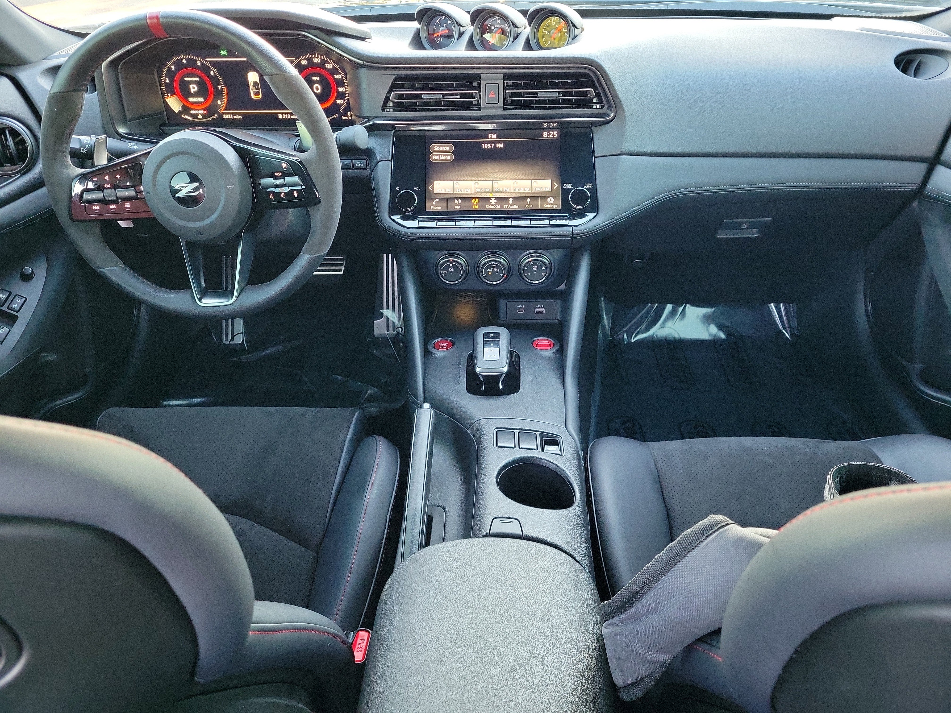 Used 2024 Nissan Z NISMO w/ Floor Mat Package image 10