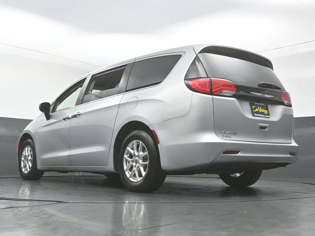 Used 2022 Chrysler Voyager LX FWD image 46