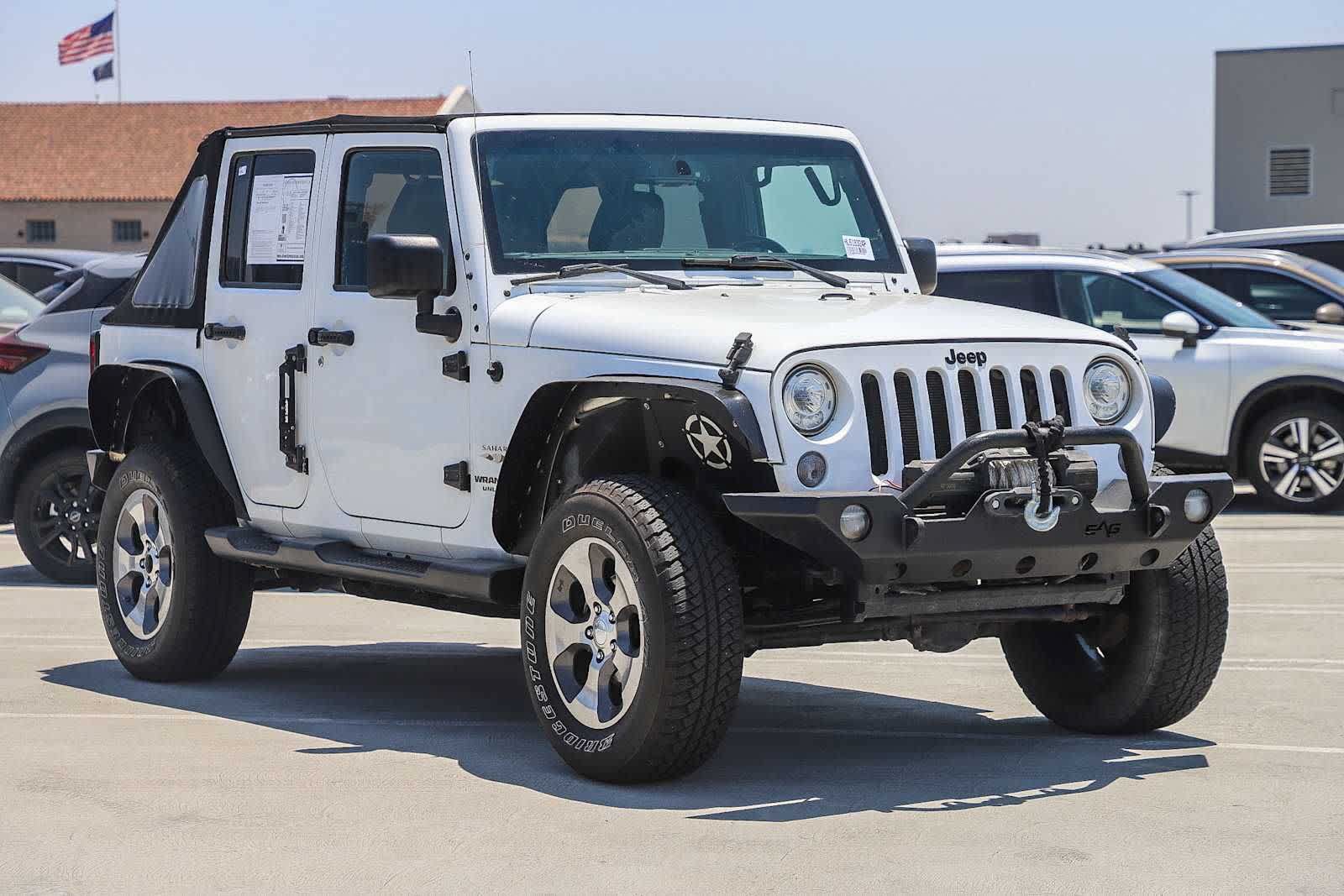 Used 2017 Jeep Wrangler Unlimited Sahara w/ Connectivity Group AWD/4WD image 3