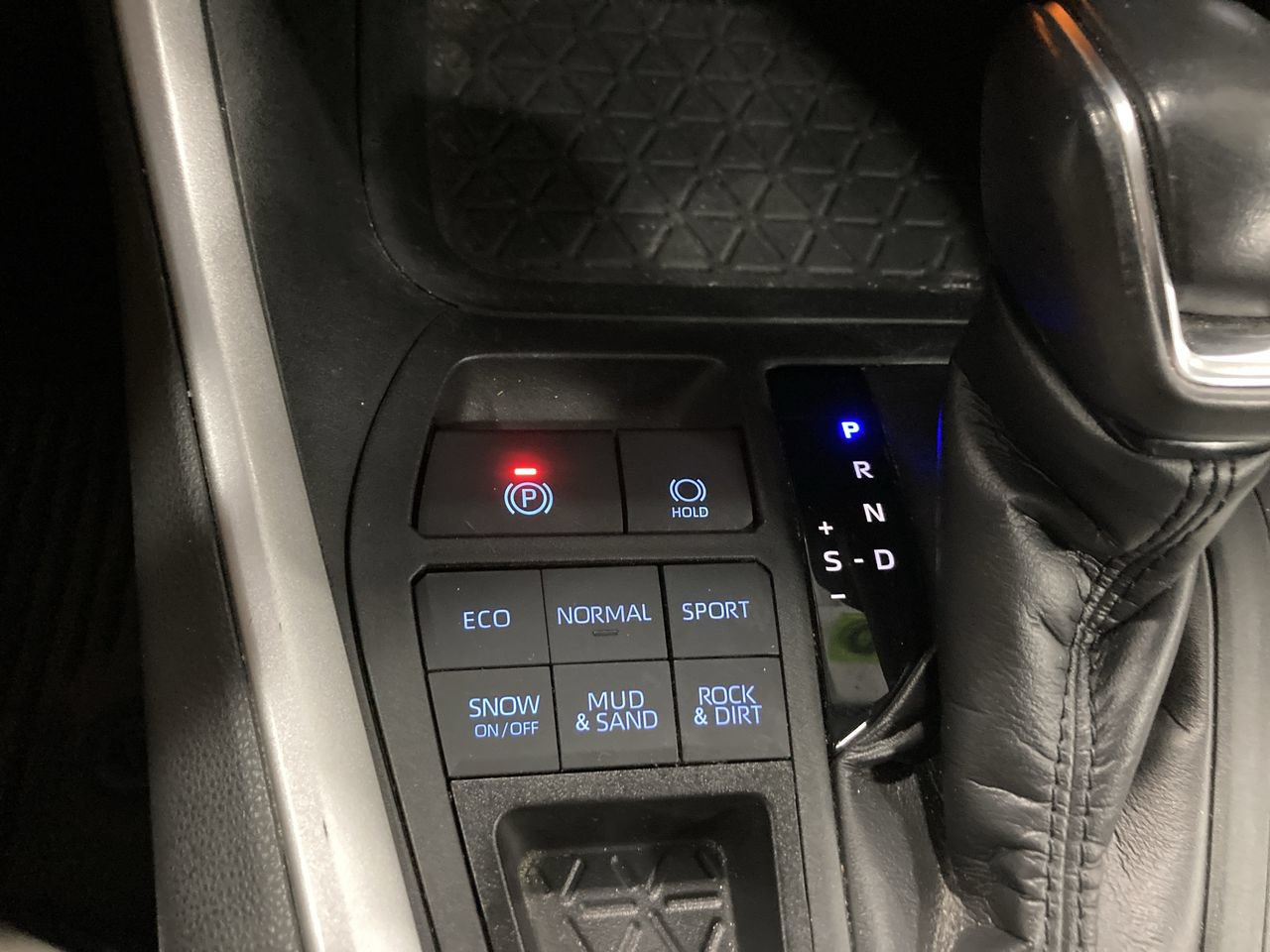 Used 2020 Toyota RAV4 XLE Premium AWD/4WD image 14