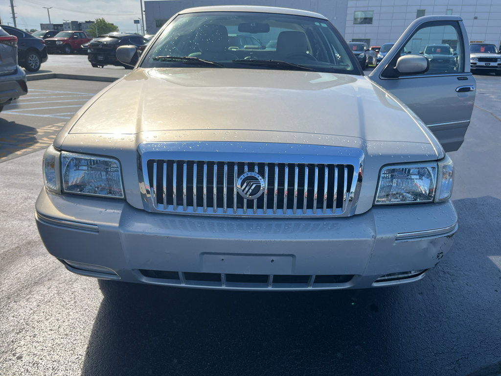 Used 2011 Mercury Grand Marquis LS image 38