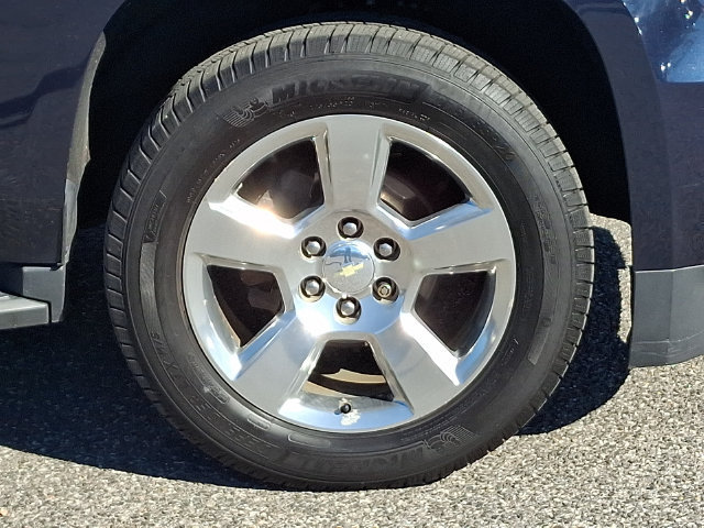 Used 2018 Chevrolet Suburban LT AWD/4WD image 28