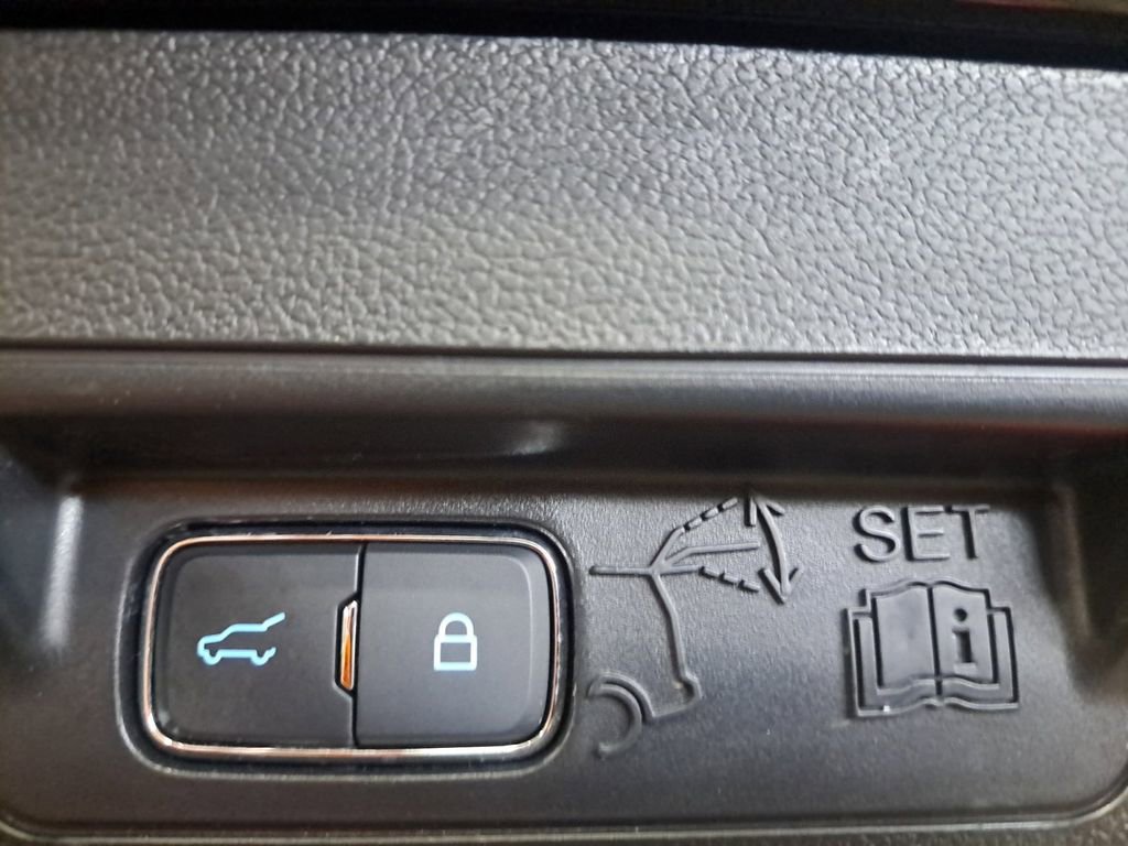 Used 2023 Ford Explorer XLT w/ Equipment Group 202A image 22