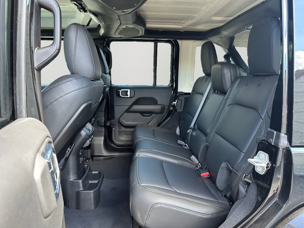 New 2025 Jeep Wrangler Unlimited Sahara AWD/4WD image 15