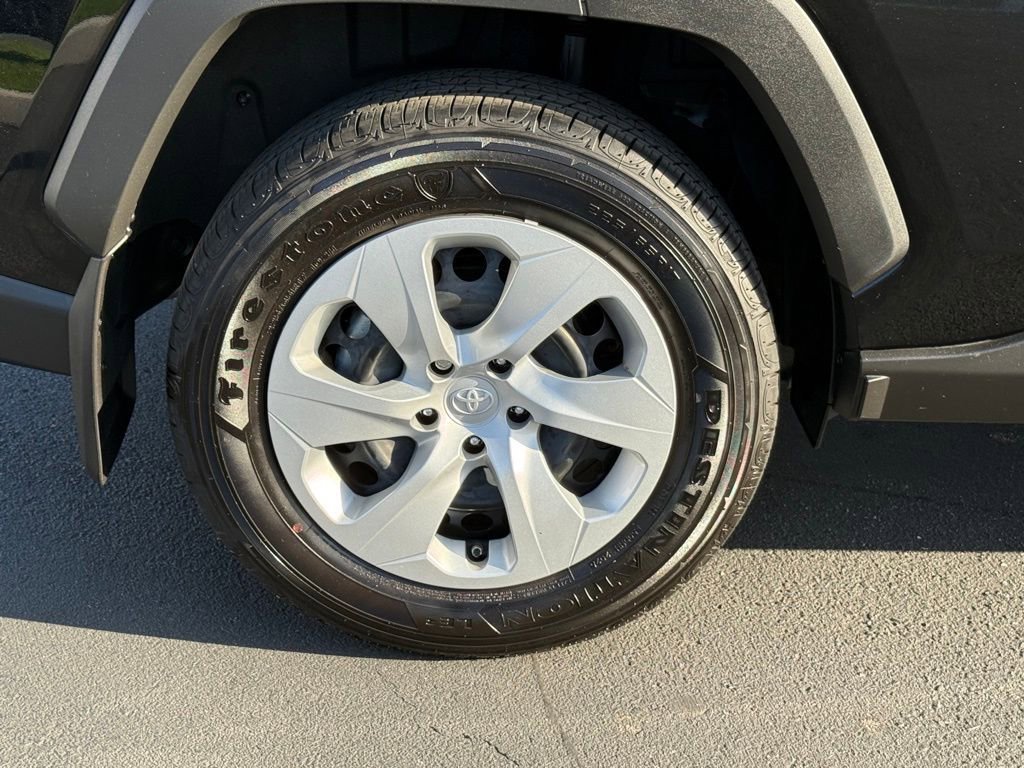 Certified 2025 Toyota RAV4 LE FWD image 14