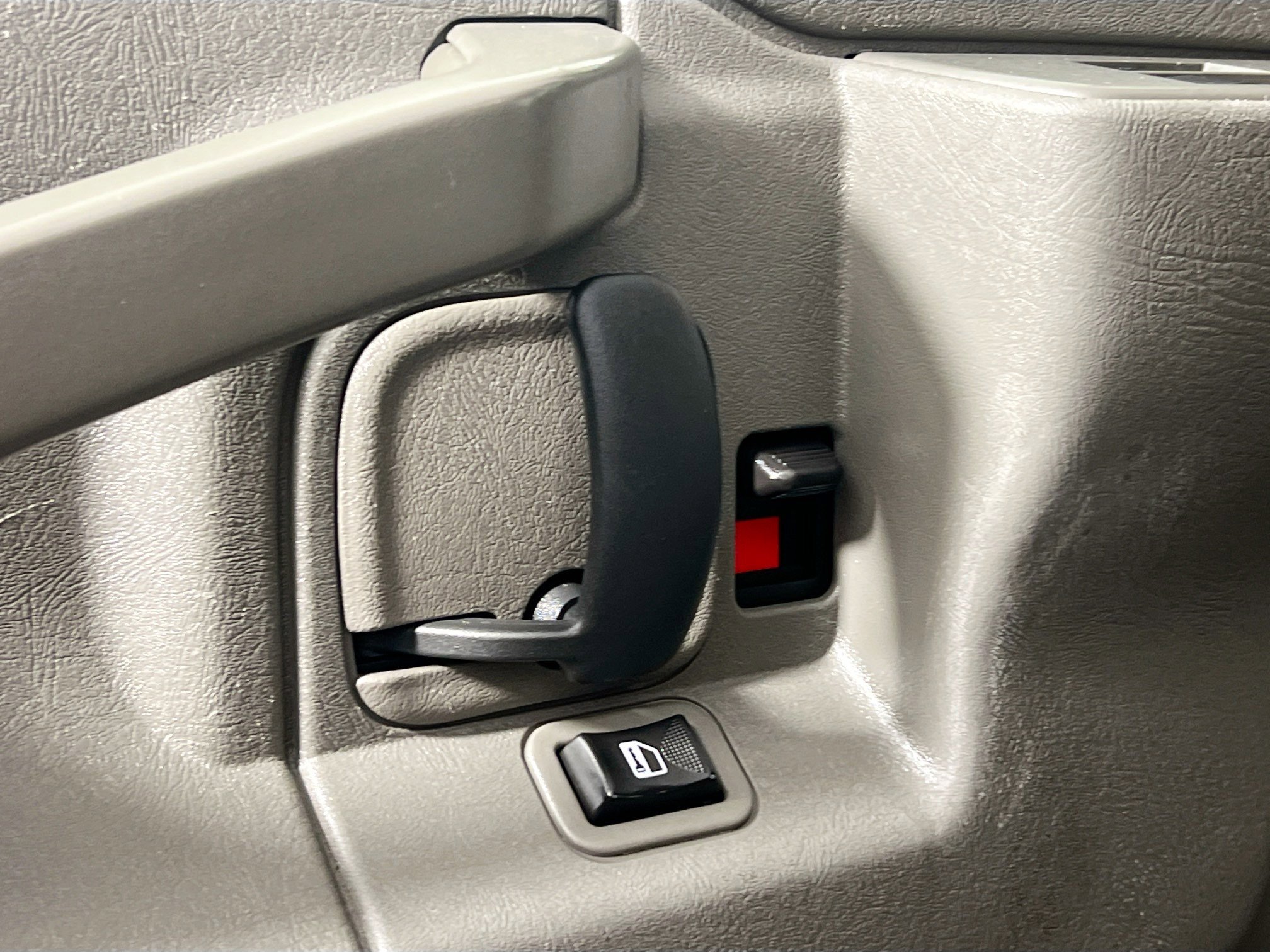 Used 2019 Chevrolet Express 2500 w/ Driver Convenience Package RWD image 15