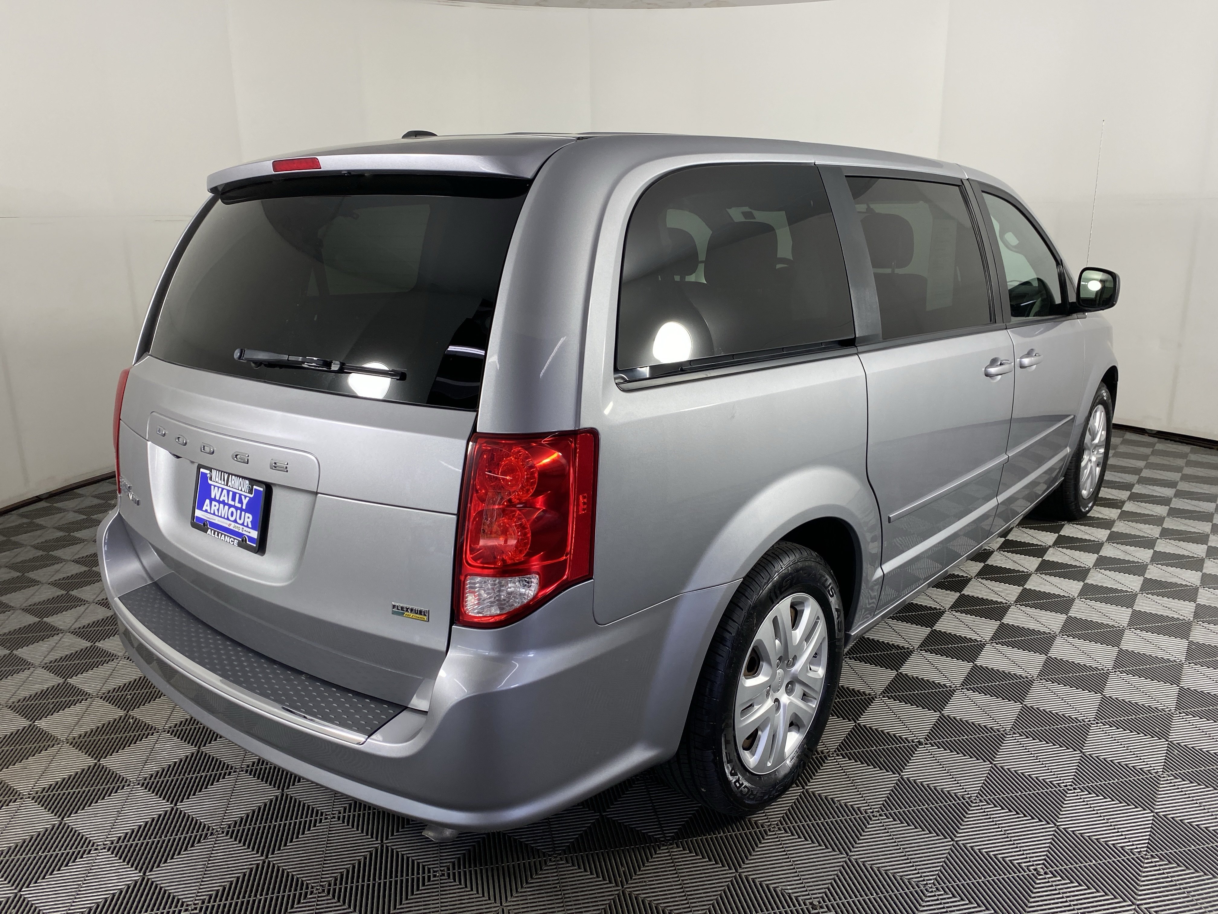 Used 2017 Dodge Grand Caravan SE w/ Power Window Group FWD image 6