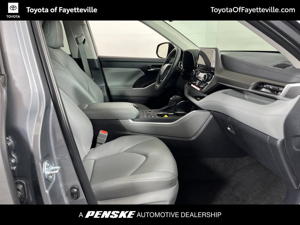 Certified 2026 Toyota Highlander XLE AWD/4WD image 6