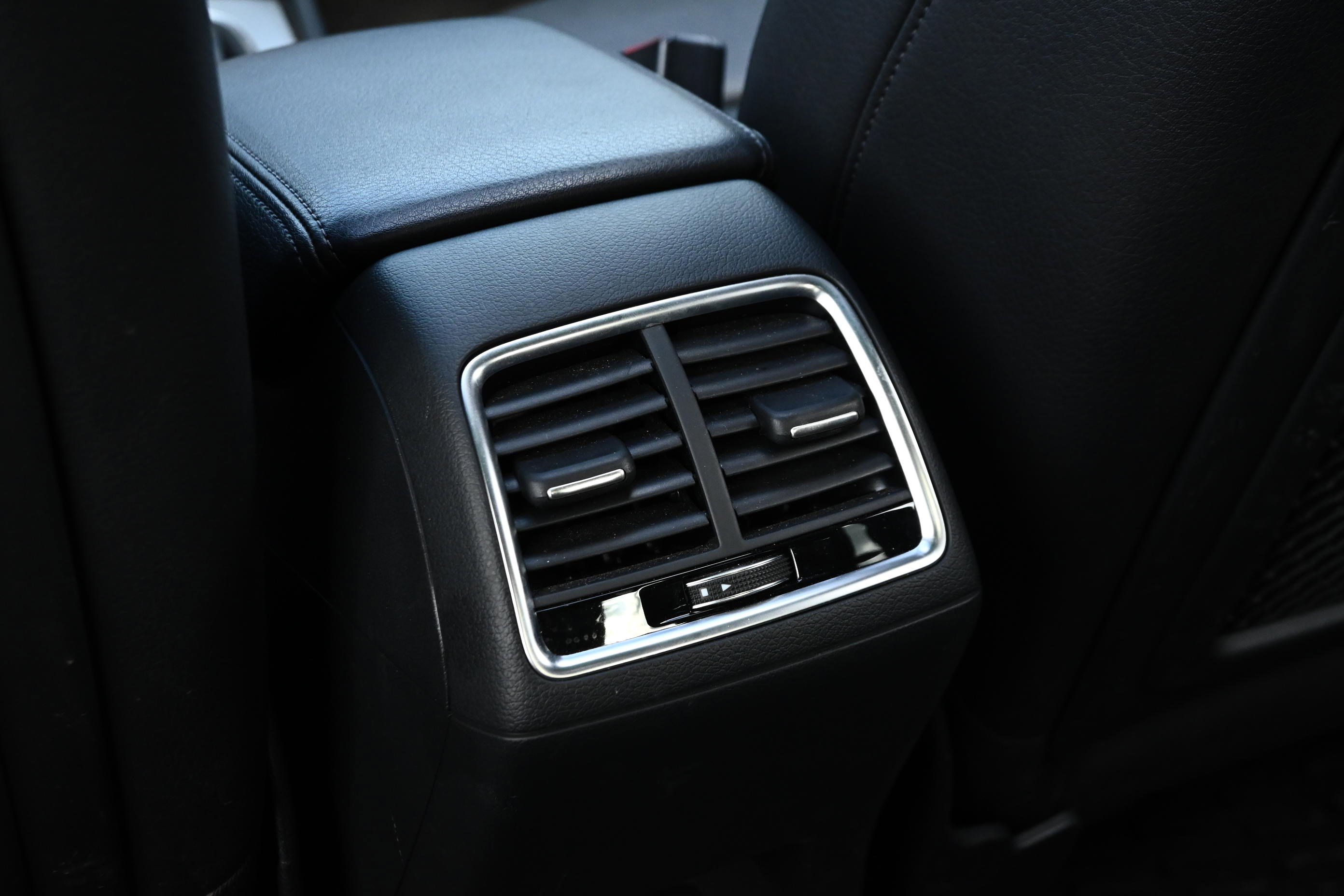 Used 2018 Audi Q3 2.0T Premium w/ Convenience Package image 24