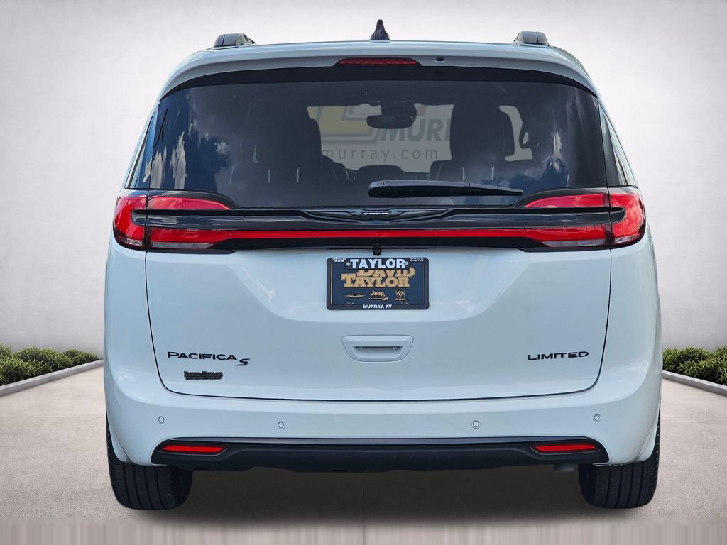 New 2026 Chrysler Pacifica Limited w/ Uconnect Theater Family Group FWD image 6